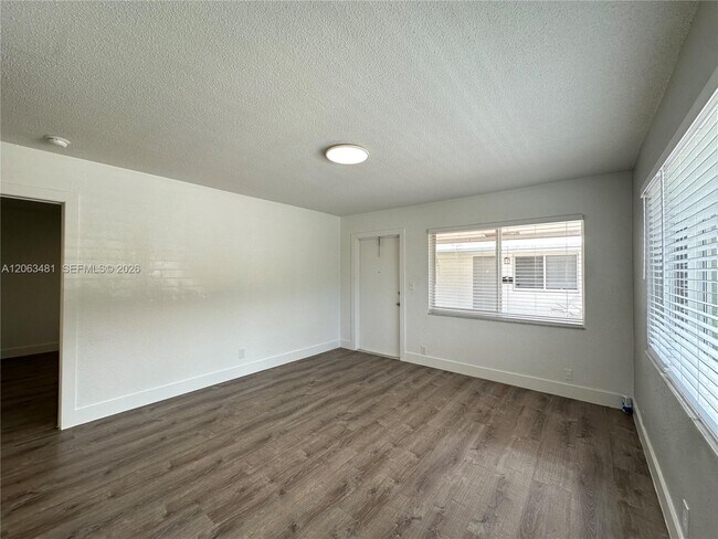 Building Photo - 3720 NE 22nd Ave