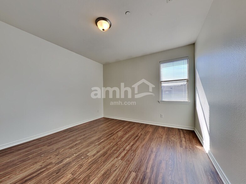 Building Photo - 5412 Galante Ln