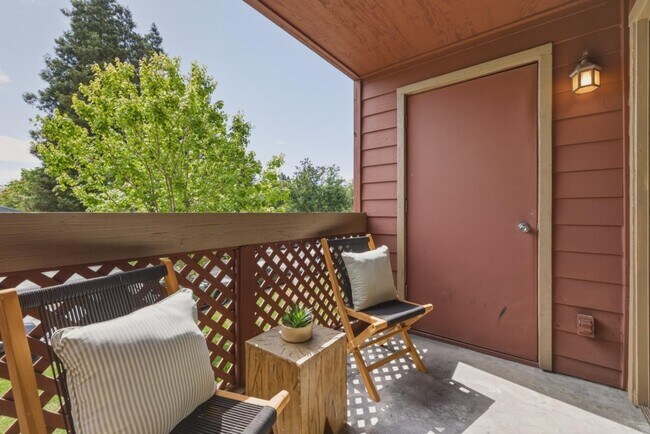 Building Photo - 1144 Yarwood Ct
