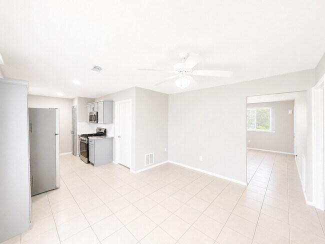 Building Photo - 723 Onaleigh Dr