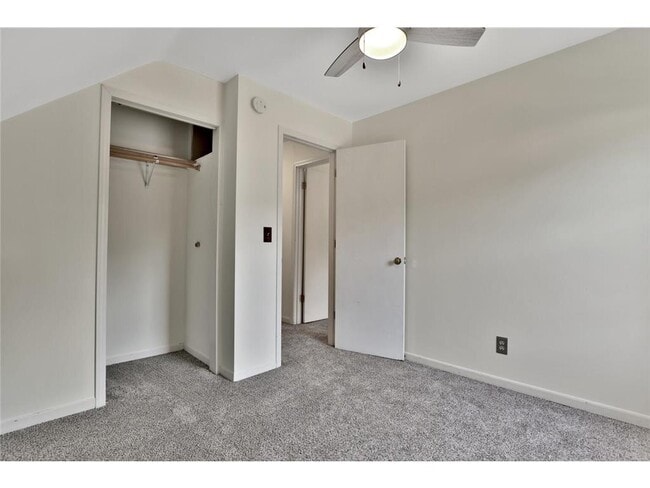 Building Photo - 2122 Temple Ct