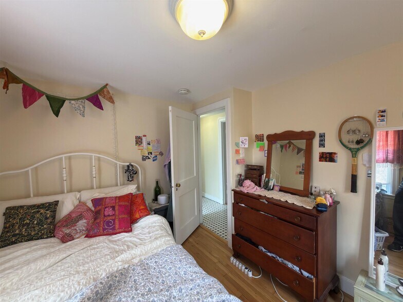 Building Photo - 28 Linden Ave