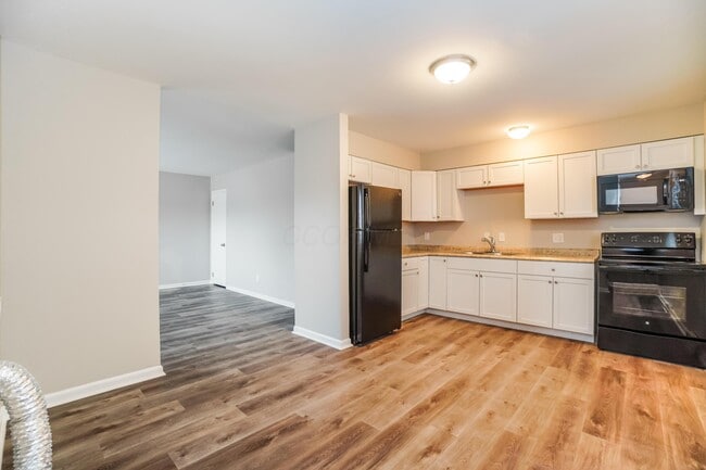 Building Photo - 2832 Azelda St