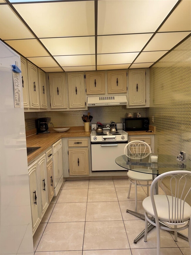 Building Photo - 101 Briny Ave