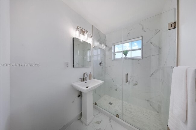 Building Photo - 13521 S Biscayne River Dr