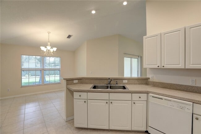 Building Photo - 8626 102nd Ct