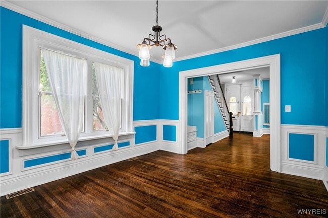 Building Photo - 108 Park St