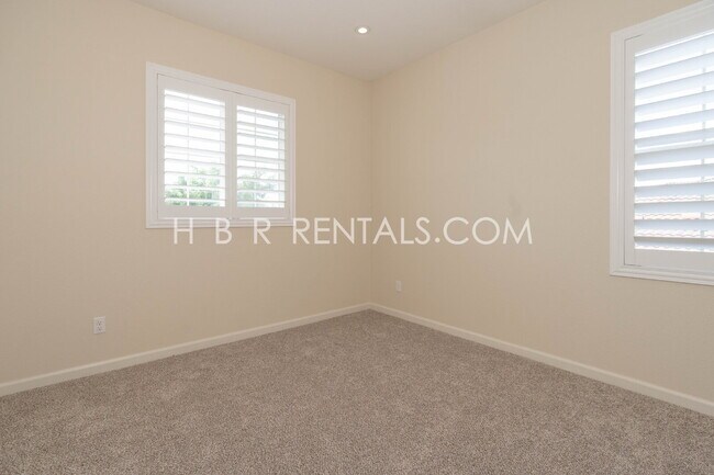 Building Photo - Questa Village - Mountain House- Spacious & Stylish 5-Bedroom Retreat in Mountain House – 3.5 Bat...