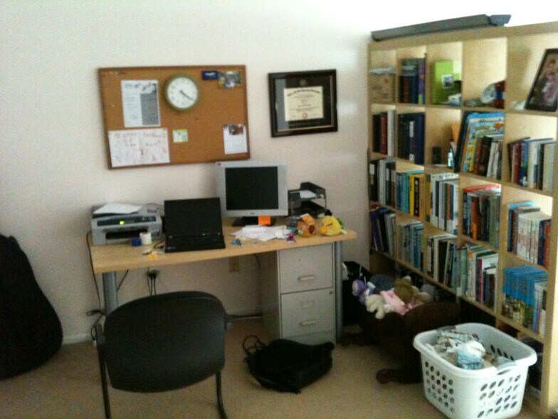 Building Photo - 424 Lackland Ave