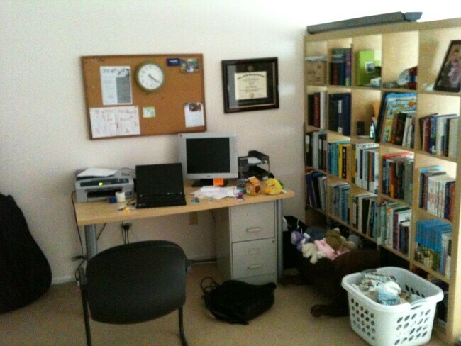 Building Photo - 424 Lackland Ave