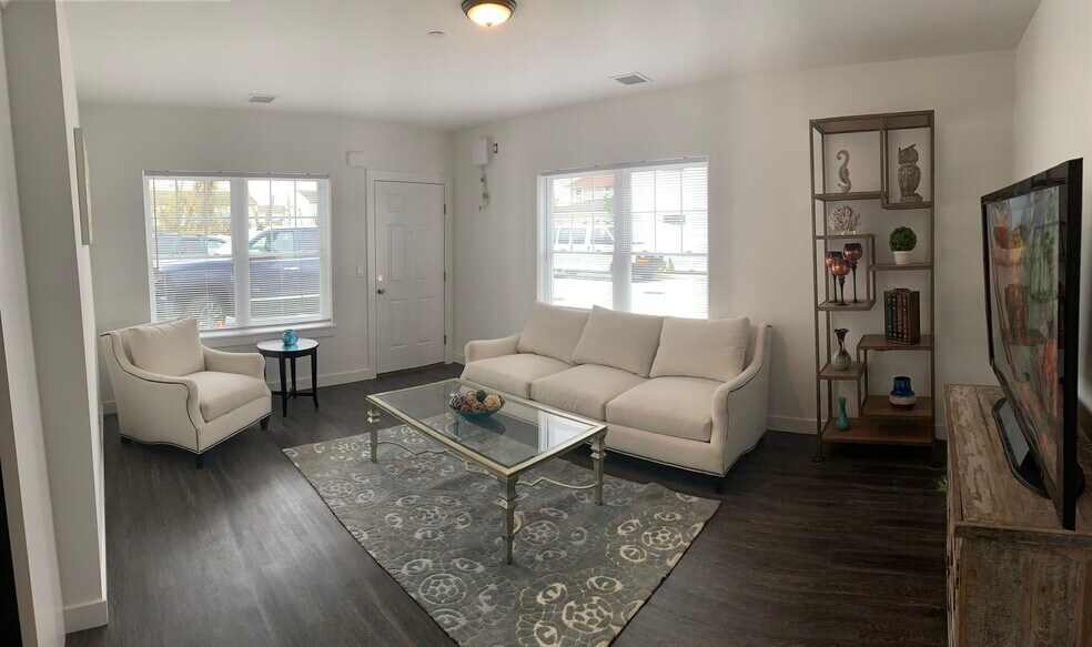 Living Room (2/bed unit) - 68 Park Ave