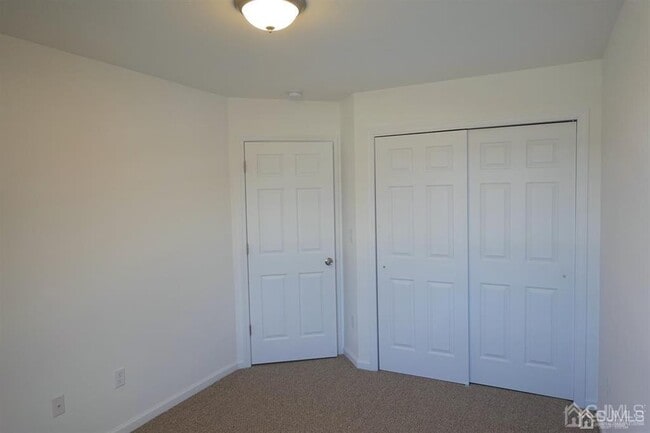 Building Photo - 381 Highland St