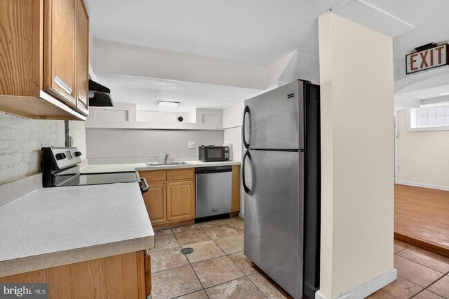 Building Photo - 3512 Lancaster Ave