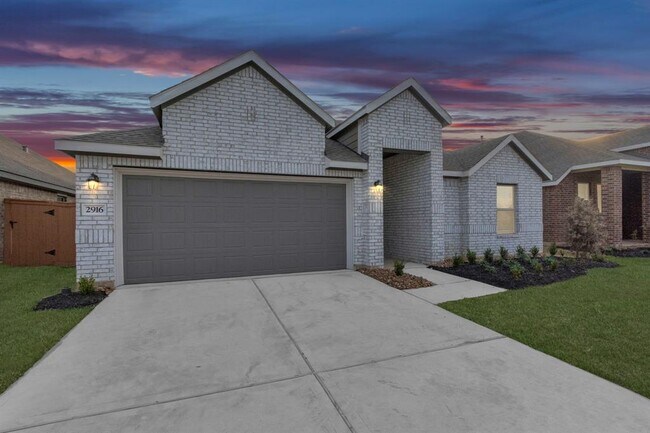 Building Photo - 2916 Cordova Hl Dr