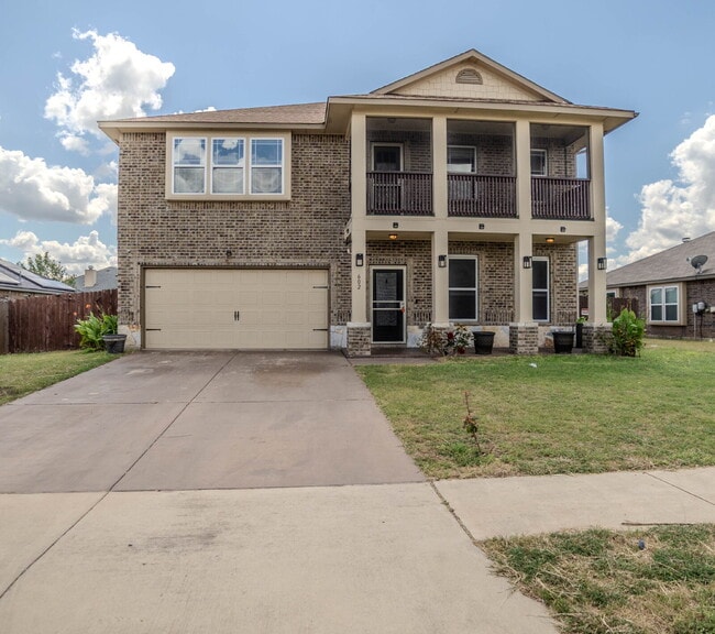 Primary Photo - "Spacious 4-Bedroom Home with 3.5 Bath, Gr...