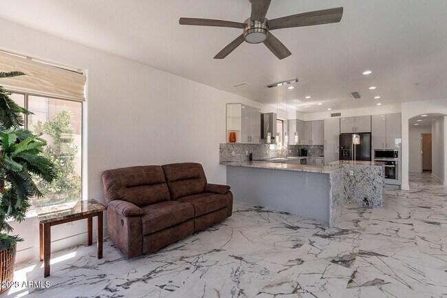 Building Photo - 11525 E Desert Willow Dr
