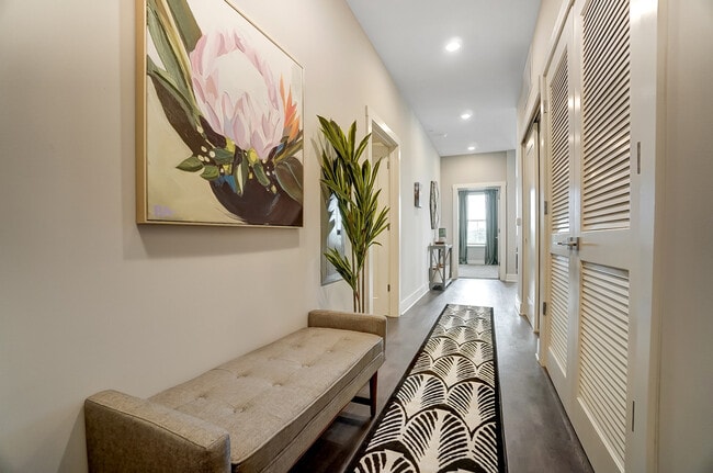 Building Photo - 2875 Olentangy River Rd