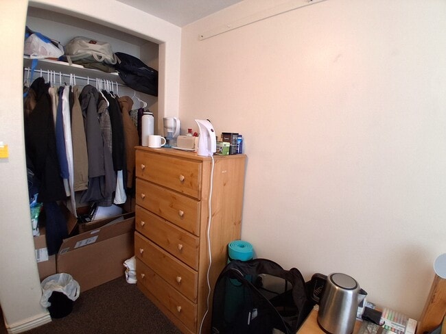 Building Photo - 652 E 700 N