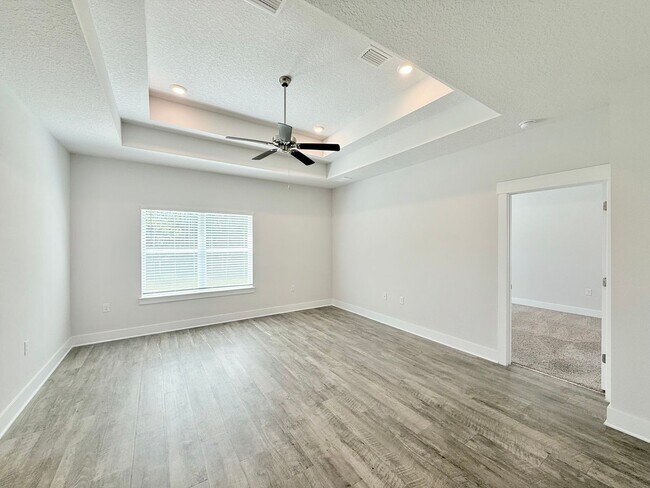 Building Photo - Stunning 4-Bedroom Home - Arbor Place