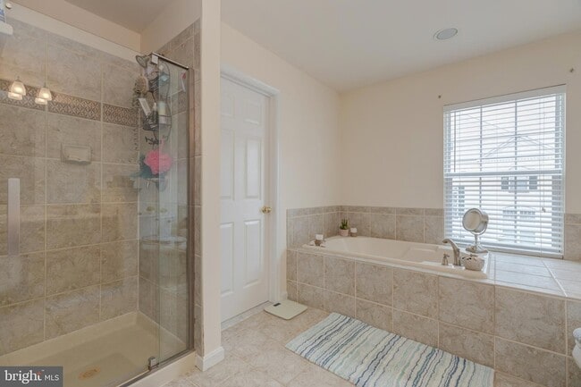 Building Photo - 164 Comay Terrace