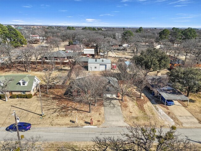 Building Photo - 403 Carolota Ln
