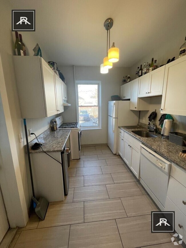 Building Photo - 5 bedroom in Allston MA 02134