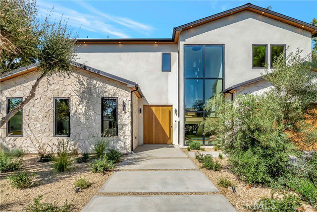 Building Photo - 5149 Beeman Ave