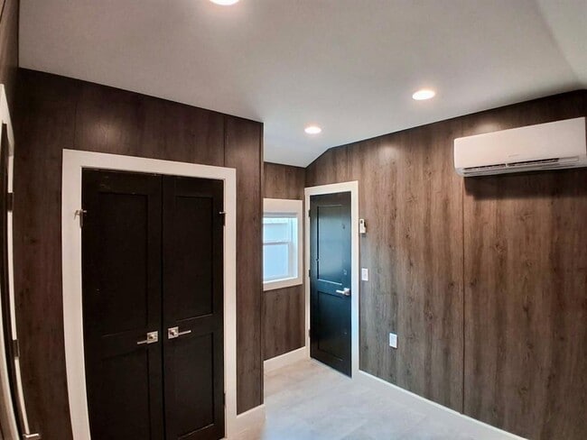 Building Photo - 303 S Arkansas Ave