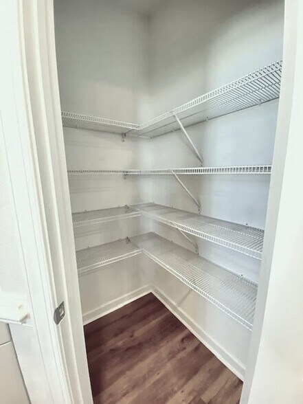 Building Photo - 9556 21st Bay St