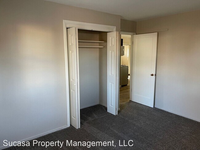 Building Photo - 2 br, 1 bath House - 2535 Rockwood Dr.