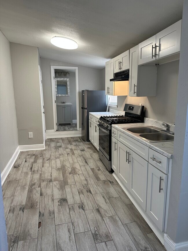 Building Photo - 1500 Spain St