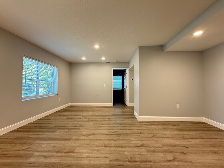 Building Photo - 5032 Welborn Rd