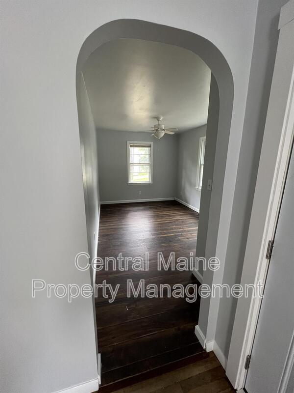 Building Photo - 76 7th St