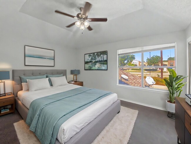 Building Photo - Spacious, Updated Townhome in Garland
