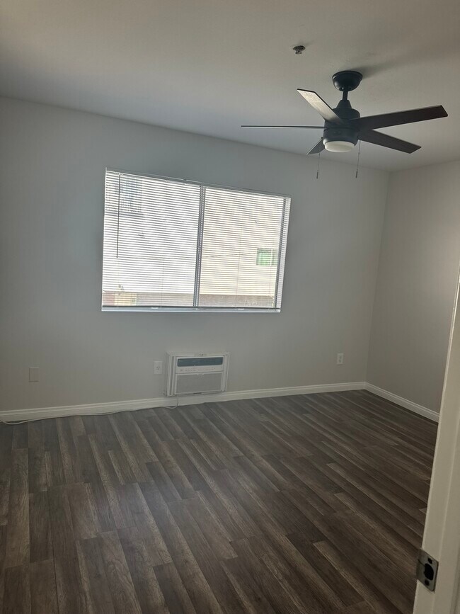 BEDROOM 2 - 522 N Serrano Ave