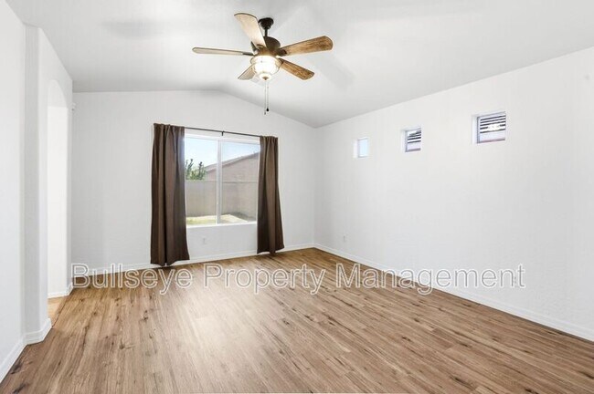 Building Photo - 21069 N Jocelyn Ln