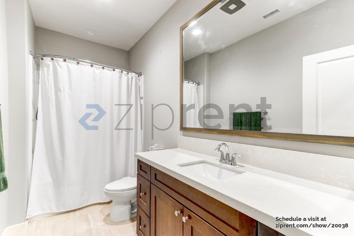 Building Photo - 635 Merit Dr