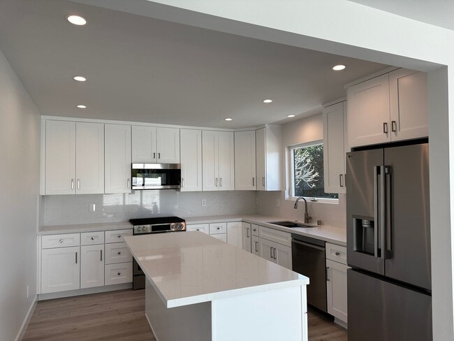 Building Photo - Live the Coastal Lifestyle in Cardiff