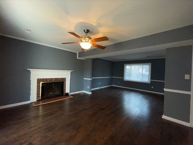 Building Photo - 5 Bedroom 2.5 Bath Rental in Newport News ...