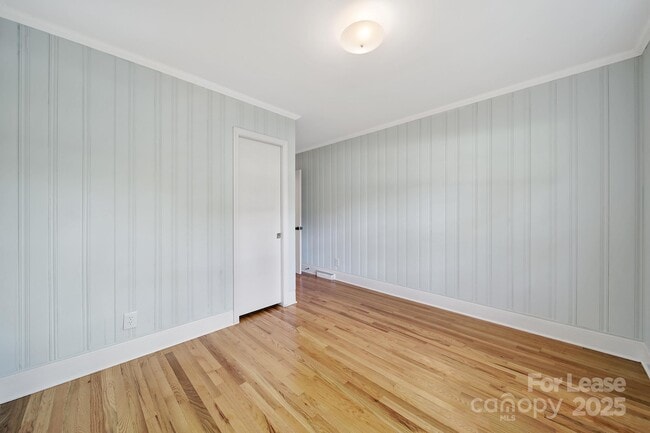 Building Photo - 3222 Clark St