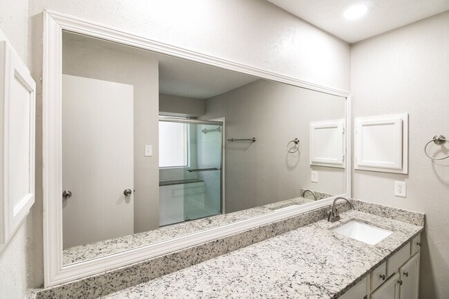 Primary Photo - 3010 Twinleaf Dr