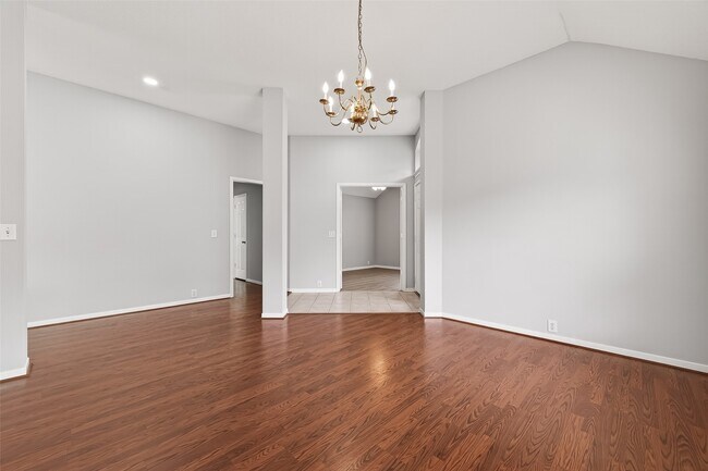 Building Photo - 3135 Silver Cedar Trail