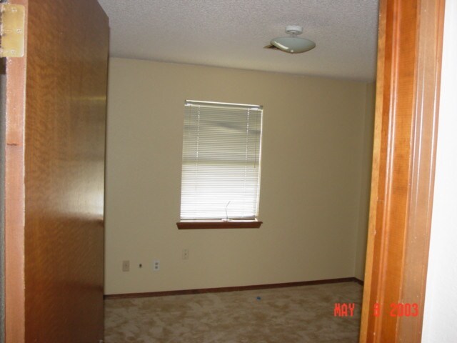 Building Photo - 800 Swan Lake Rd