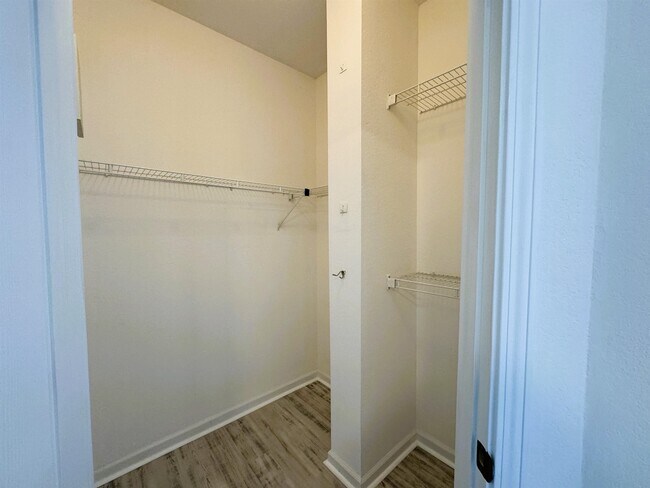 Building Photo - 420 S Villa San Marco Dr