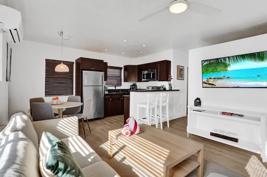 Building Photo - 333 Walnut St