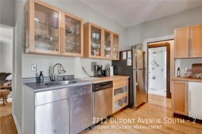 Building Photo - 2712 Dupont Ave S