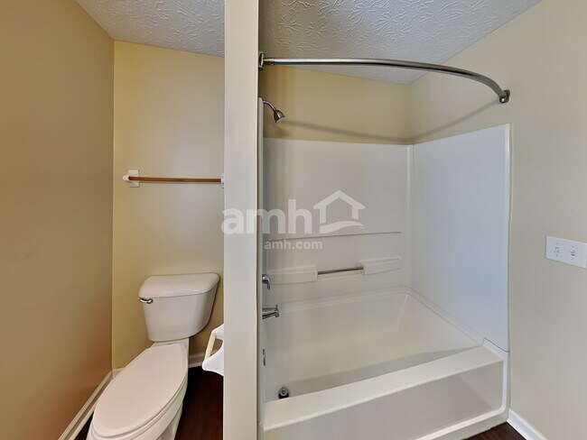 Building Photo - 3848 Sugarbark Dr