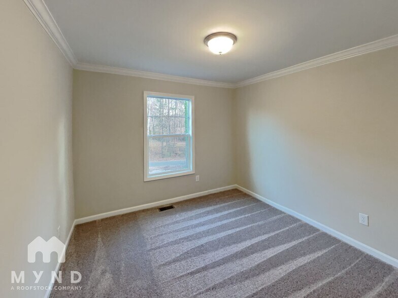 Building Photo - 612 Sumac Ln