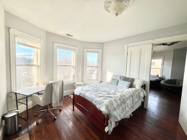 Building Photo - 140 Cedar St