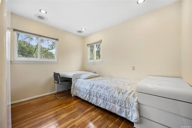 Building Photo - 74 Rockland Dr